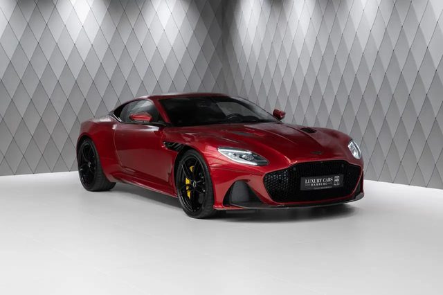 DBS, COUPÉ 2023 RED/BLACK-RED CARBON SPORT SEATS