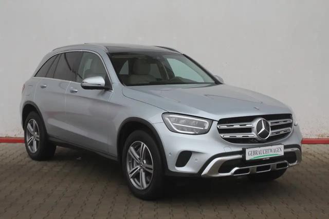GLC 300, de PlugIn PANO Keyless 360° Apple CarPlay