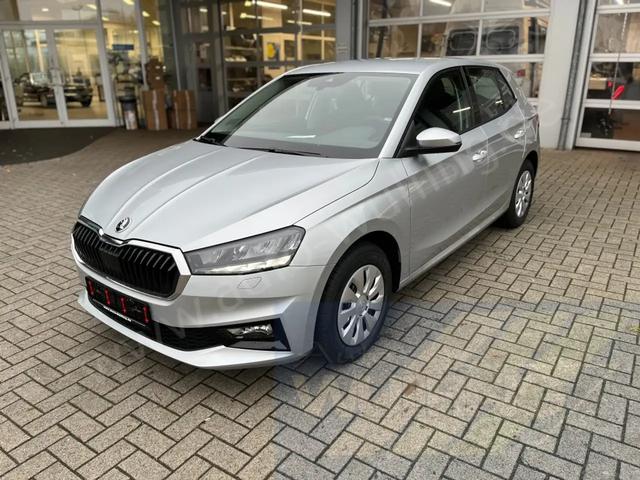 Fabia, 1.0TSI Essence Sitzheiz LED-SW PDC